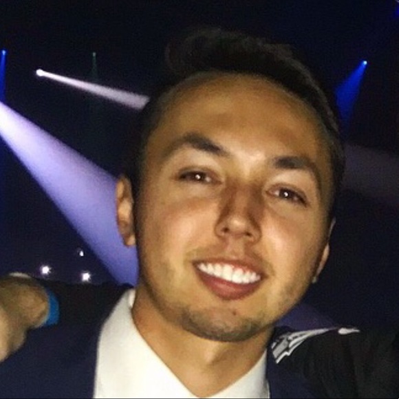 Meet your Posher, Chris - Picture 1 of 1